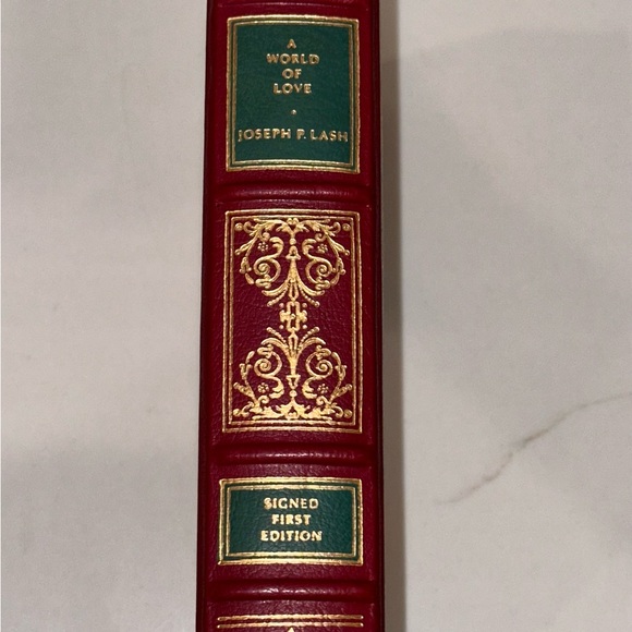 A World of Love Joseph P Lash Signed First Edition Franklin Library 1984 Leather - Picture 9 of 15